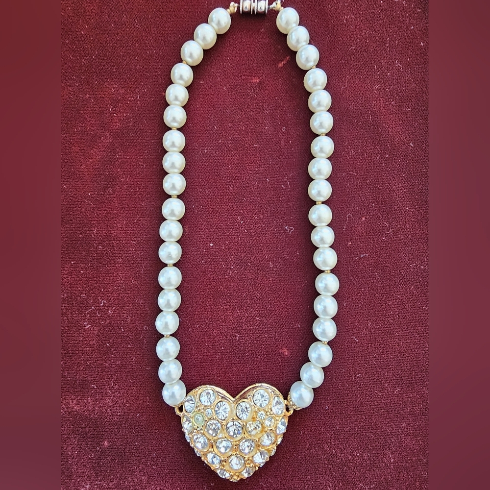 GUC Goldtone Heart with Rhinestones and Faux Pearl Necklace